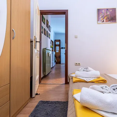 Grof Guest house Selce